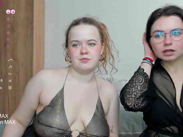 Kitty-and-Hannah webcam