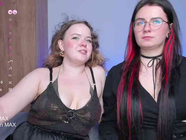 Kitty-and-Hannah webcam