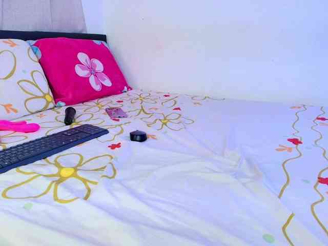 lazzy-blake webcam
