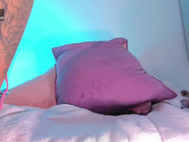 aniiieee's BongaCams show and profile