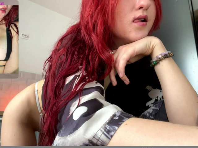 cherrrylips's BongaCams show and profile