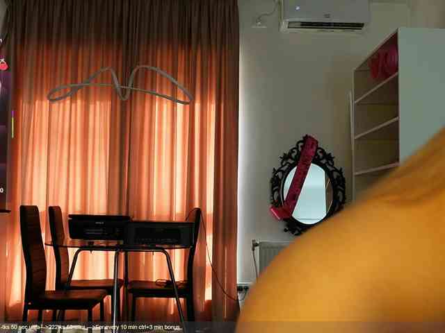 Emily-bloom webcam