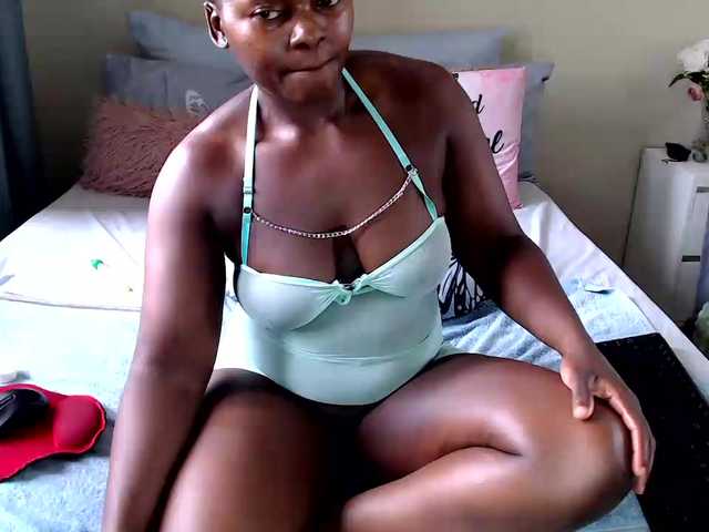 le modèle FitBlair66 est en webcam porno dans un show sur le site bongacams, il possède les tags suivants: Ebony,Brunette,Shaved