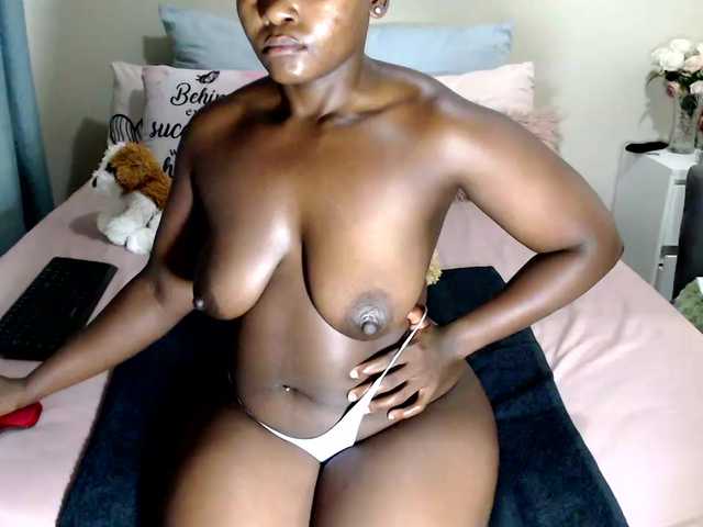 le modèle FitBlair66 est en webcam porno dans un show sur le site bongacams, il possède les tags suivants: Ebony,Brunette,Shaved