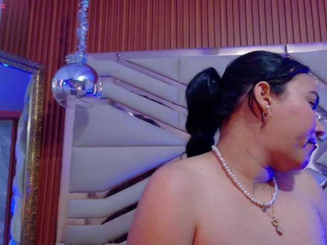 sluttyandmature's BongaCams show and profile