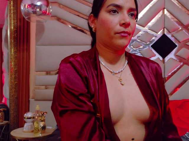 sluttyandmature's BongaCams show and profile