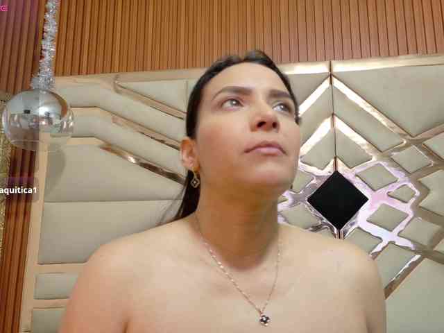 Sexyladyandhot webcam