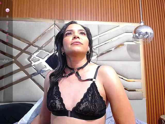 Sexyladyandhot webcam