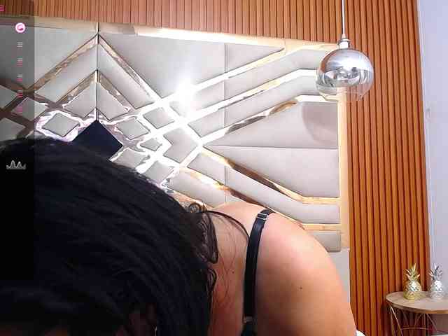 Sexyladyandhot webcam