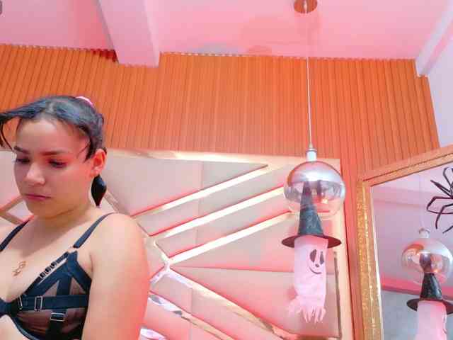 Sexyladyandhot webcam