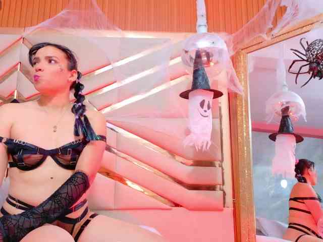 Sexyladyandhot webcam