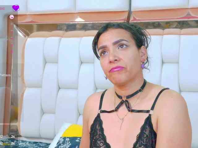 Sexyladyandhot webcam