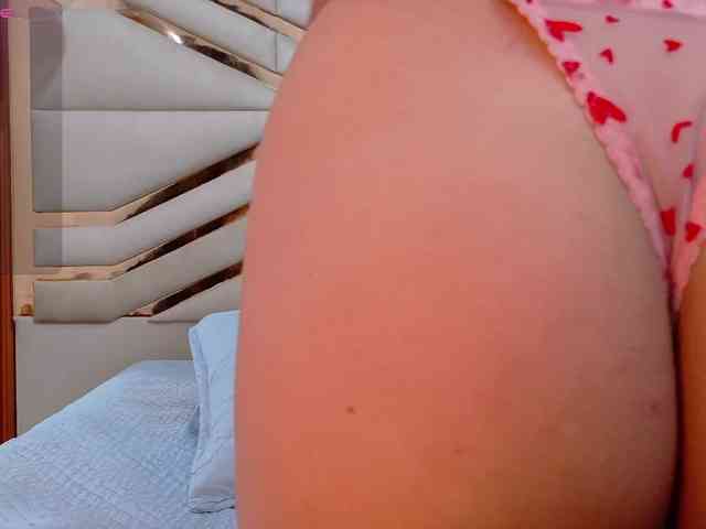 Sexyladyandhot webcam