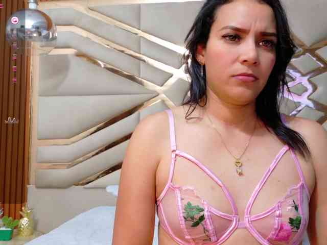 Sexyladyandhot webcam