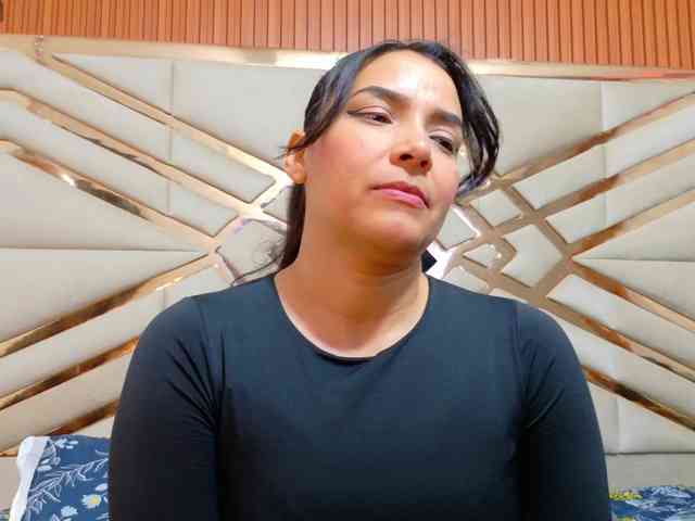 Sexyladyandhot webcam