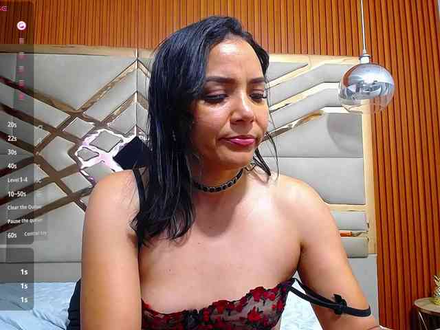 Sexyladyandhot webcam