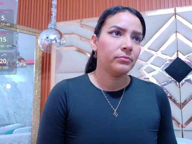 Sexyladyandhot webcam