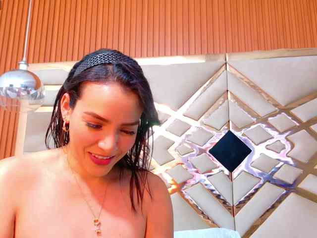 Sexyladyandhot webcam