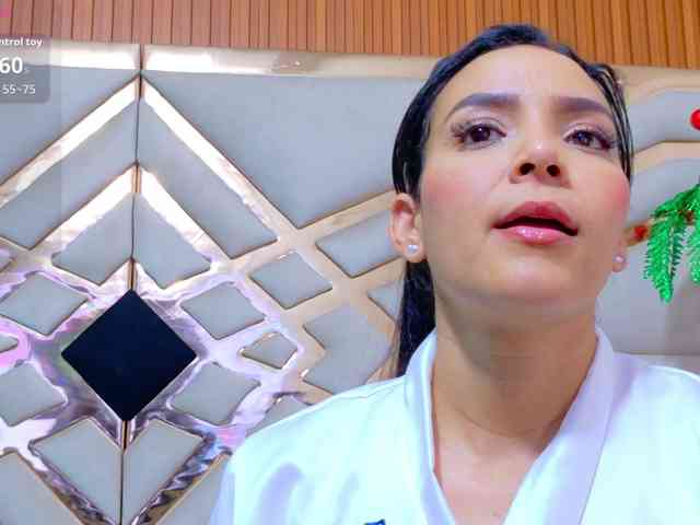 Sexyladyandhot webcam