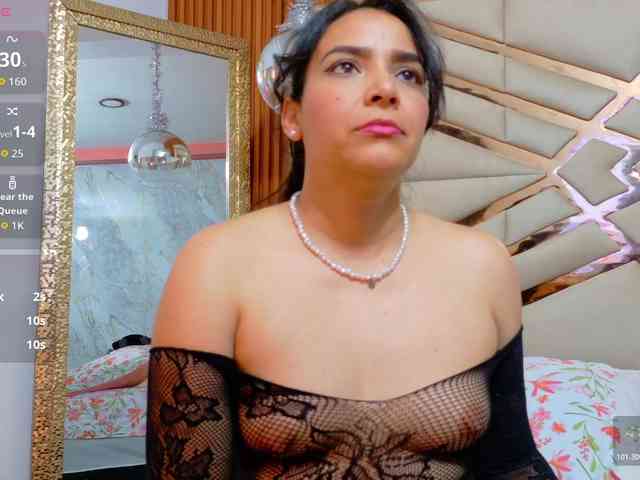 Sexyladyandhot webcam