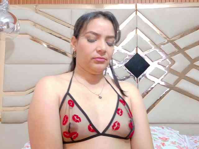 Sexyladyandhot webcam