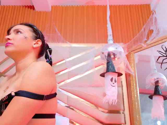 Sexyladyandhot webcam