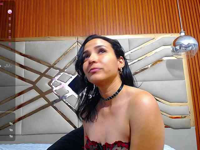 Sexyladyandhot webcam