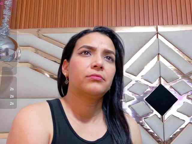 Sexyladyandhot webcam