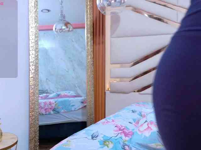 Sexyladyandhot webcam