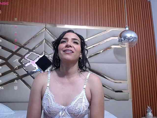 Sexyladyandhot webcam