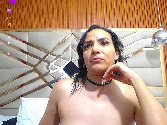 Sexyladyandhot webcam