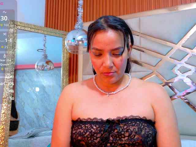 Sexyladyandhot webcam