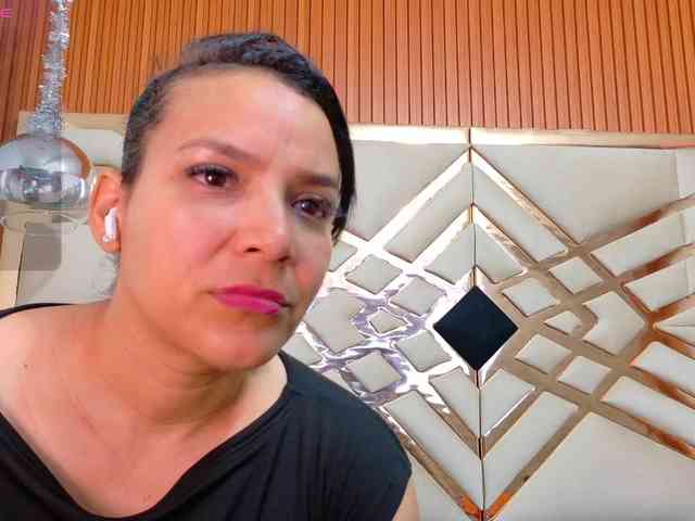 Sexyladyandhot webcam