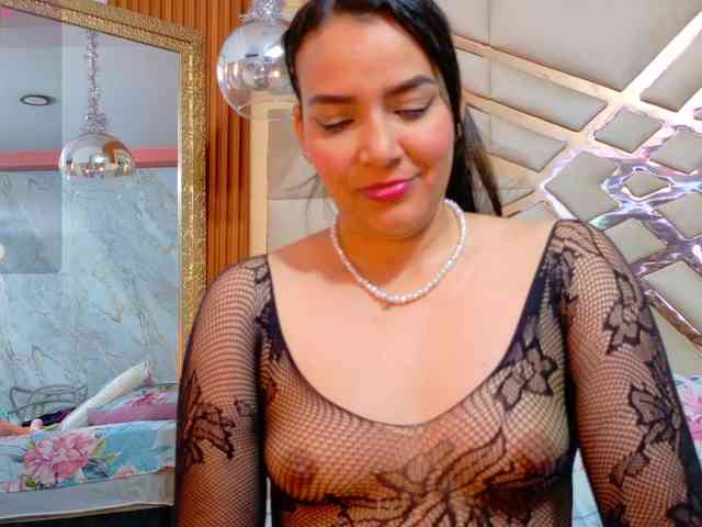 Sexyladyandhot webcam