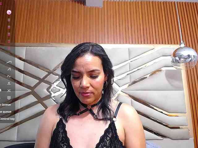 Sexyladyandhot webcam