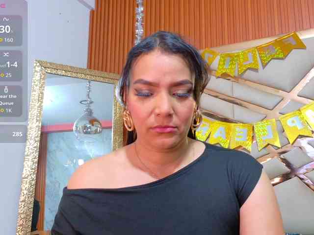 Sexyladyandhot webcam