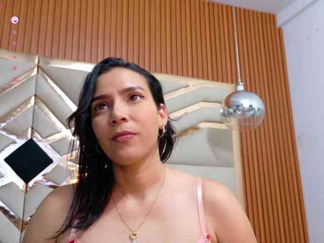 Sexyladyandhot webcam
