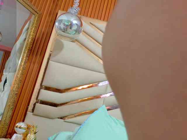 Sexyladyandhot webcam