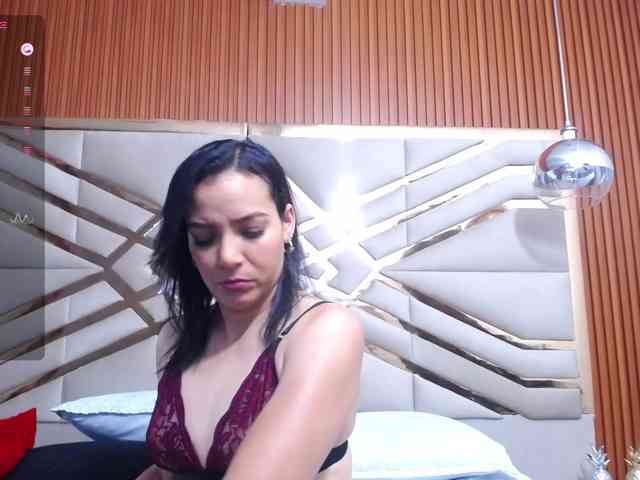 Sexyladyandhot webcam