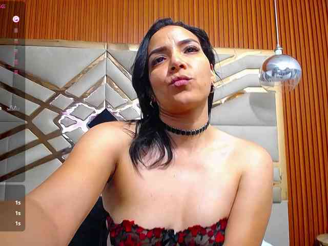 Sexyladyandhot webcam