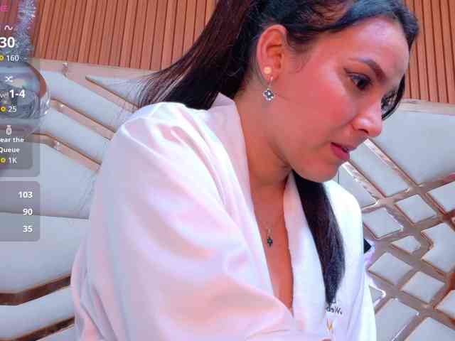 Sexyladyandhot webcam