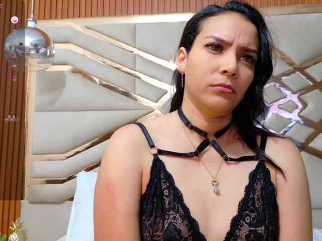 Sexyladyandhot webcam
