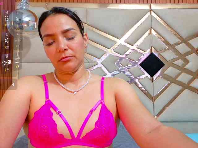 Sexyladyandhot webcam