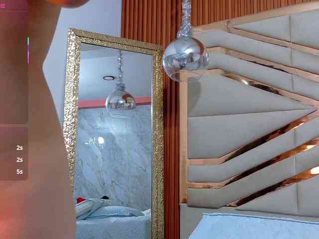 Sexyladyandhot webcam