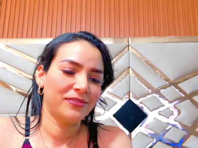 Sexyladyandhot webcam