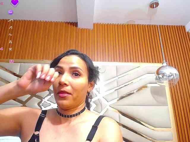 Sexyladyandhot webcam