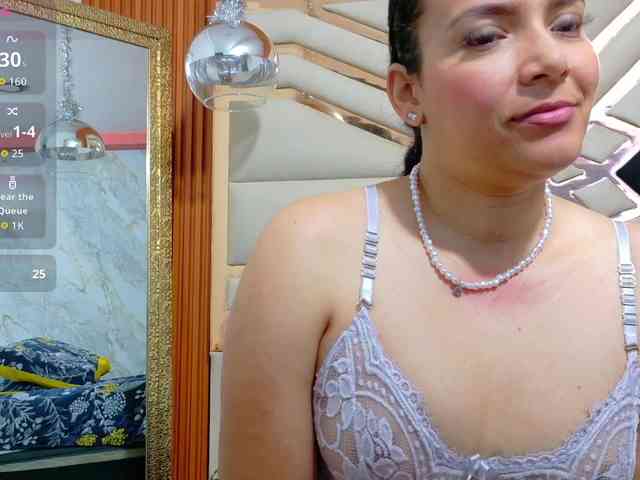 Sexyladyandhot webcam