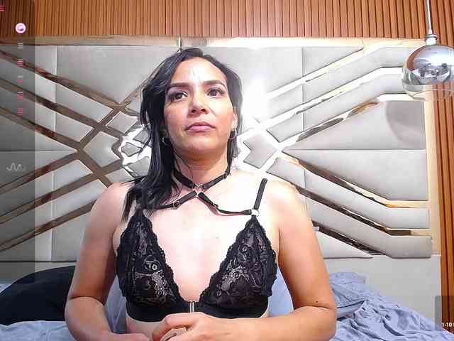 Sexyladyandhot webcam