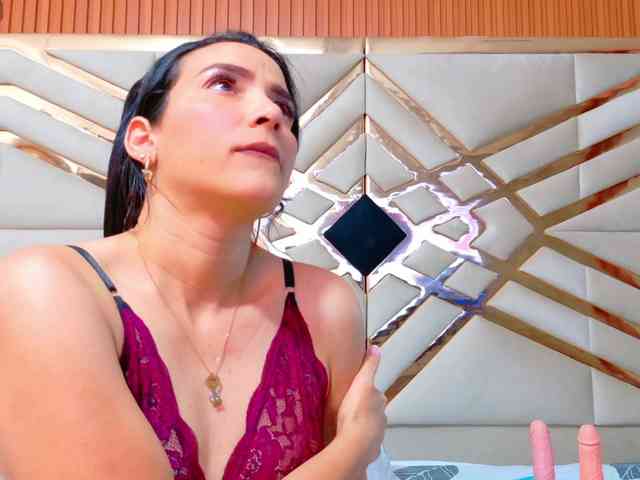 Sexyladyandhot webcam
