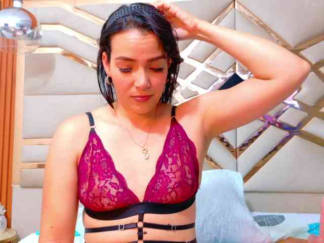 Sexyladyandhot webcam